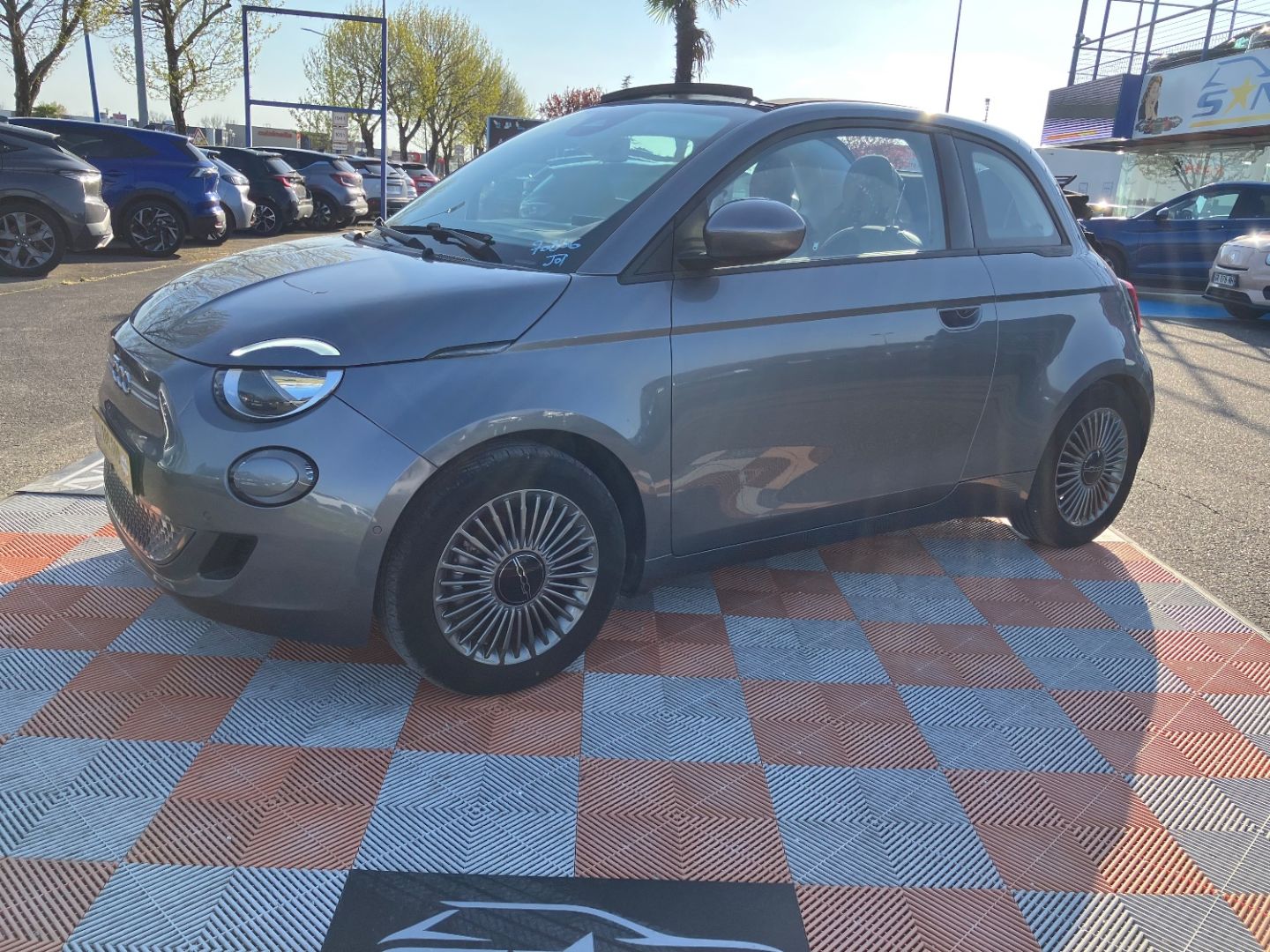 FIAT 500 CABRIOLET - 118 ICONE GPS Caméra JA 16"