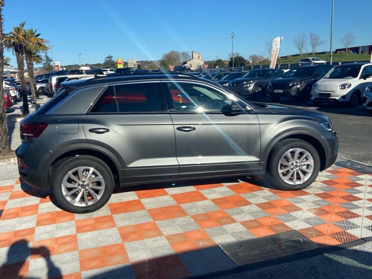 VOLKSWAGEN T-ROC - 2.0 TDI 150 DSG7 VW EDITION Export JA 17" Caméra