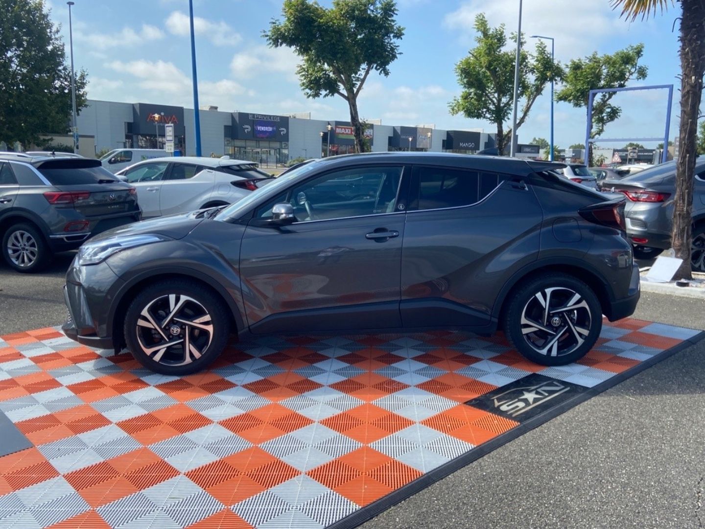 TOYOTA C-HR - 2.0 Hybrid 184 e-CVT TEAM GPS Caméra JA 18"