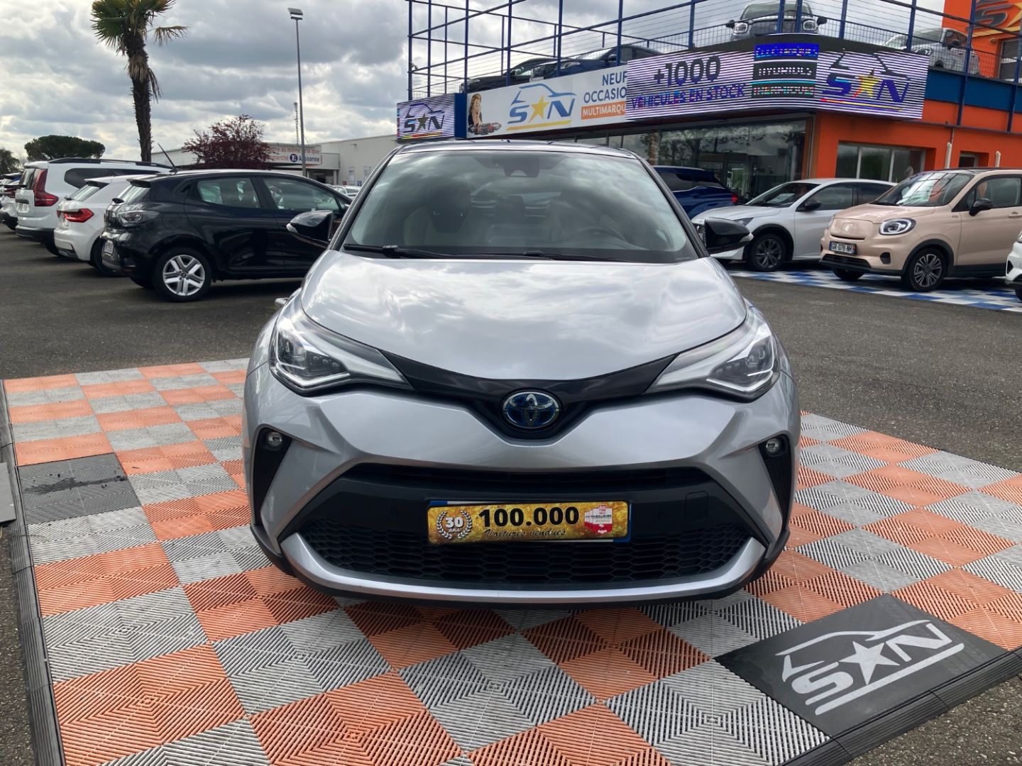 TOYOTA C-HR - 2.0 184 HYBRIDE BVA COLLECTION CUIR GPS Caméra JA 18"