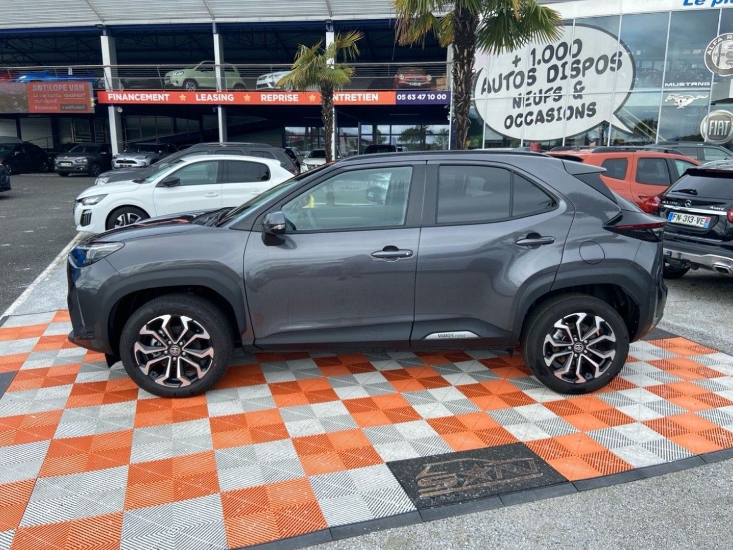 TOYOTA YARIS CROSS - 1.5 HYBRIDE 130 DESIGN PACK HIVER ET SECURITE 2WD
