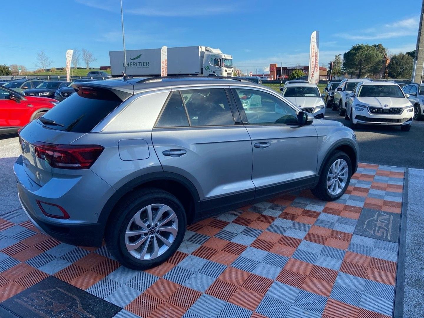 VOLKSWAGEN T-ROC - 2.0 TDI 150 DSG7 VW EDITION Export JA 17" Caméra