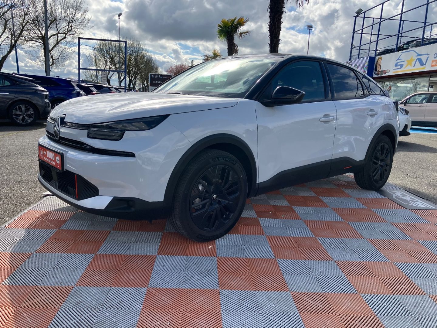 CITROEN C4 - Hybrid e-DSC6 145 COLLECTION GPS Caméra Toit Noir JA 18" noires