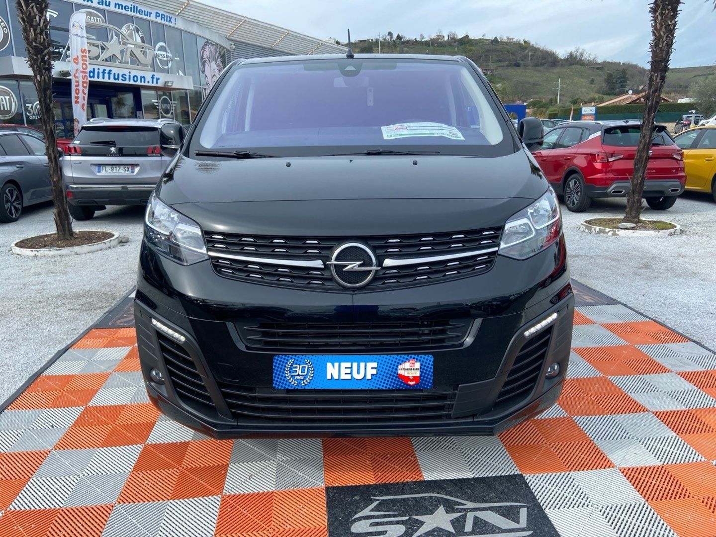 OPEL VIVARO DOUBLE CABINE FIXE - 2.0 DIESEL 145 BVA PACK EDITION GPS Caméra 2 Portes Lat. 26650HT