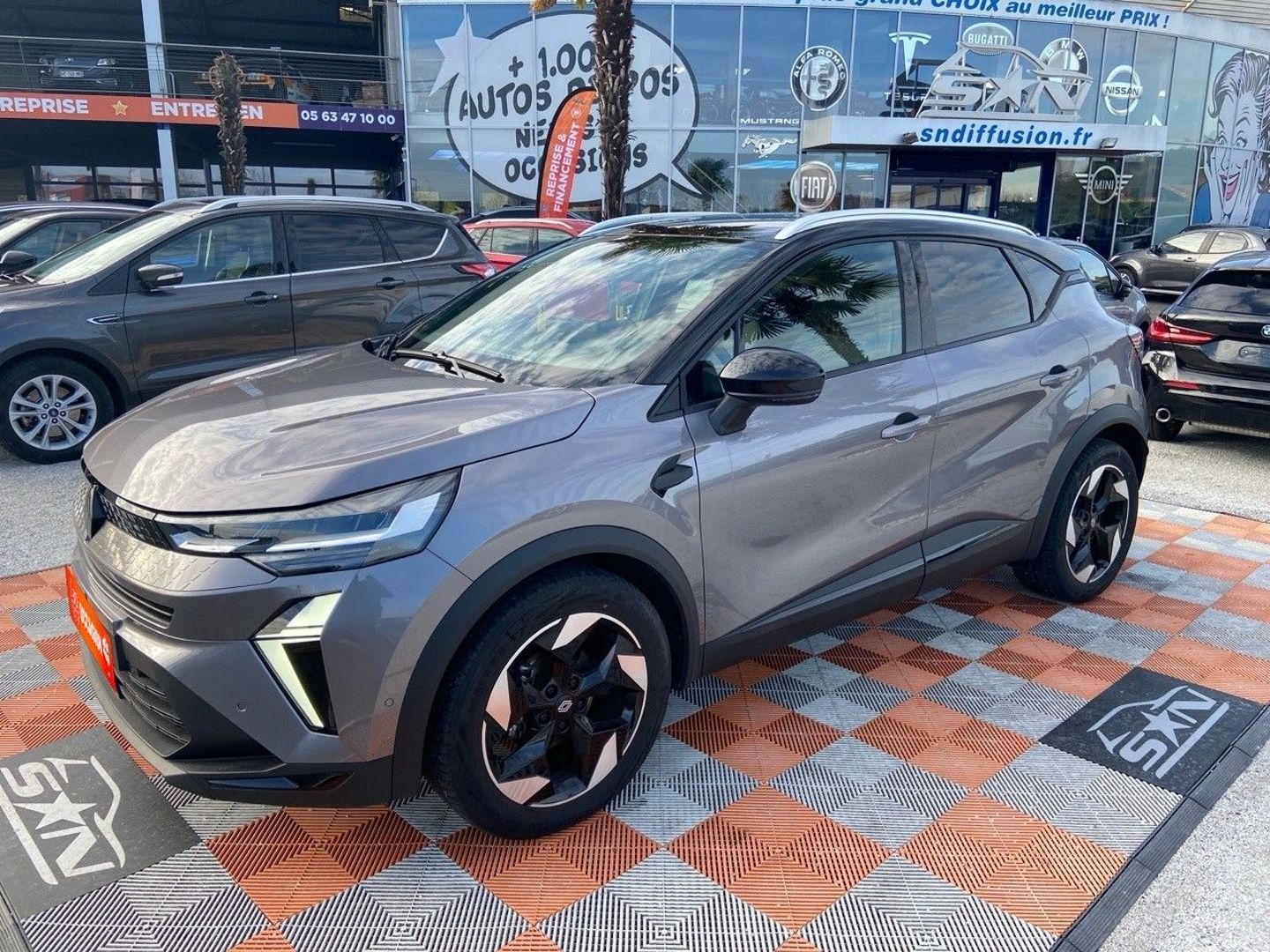 RENAULT CAPTUR - ECO-G 100 BV6 TECHNO GPS Caméra 360° JA 18" Hifi