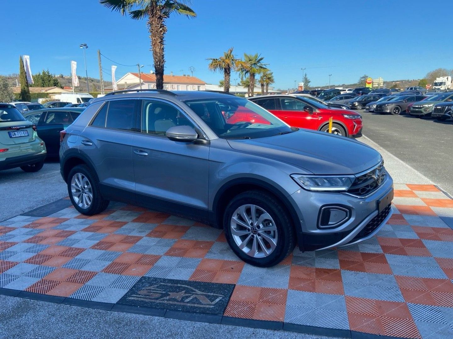 VOLKSWAGEN T-ROC - 2.0 TDI 150 DSG7 VW EDITION Export JA 17" Caméra