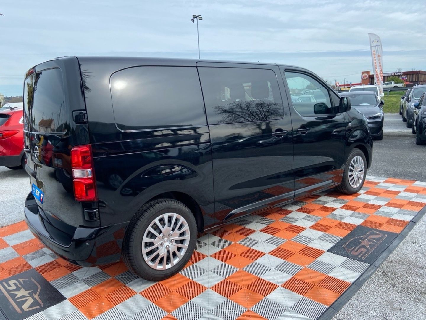 OPEL VIVARO DOUBLE CABINE FIXE - 2.0 DIESEL 145 BVA PACK EDITION GPS Caméra 2 Portes Lat. 26650HT