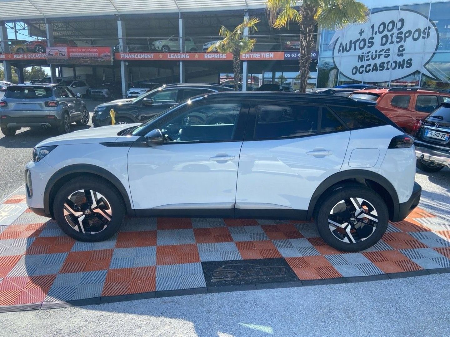 PEUGEOT 2008 - II (2) 1.2 Hybrid 145 GT e-DCS6 GPS Caméra 360° Pack Hiver