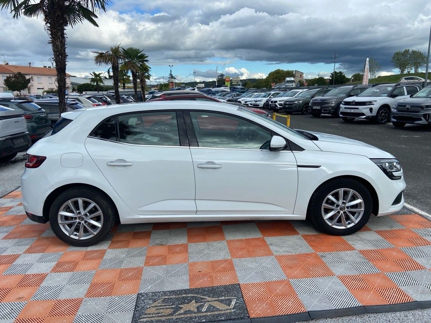 RENAULT MEGANE SOCIETE - Blue DCi 95 BV6 ZEN GPS JA 16" 2PL 9000 HT