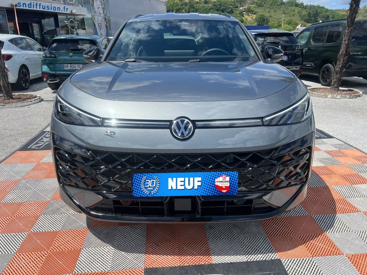 VOLKSWAGEN T-ROC - NEW 1.5 eTSI Hybrid 150 DSG7 R-LINE Pack Black JA 19" Pack Easy Open IQ Lights