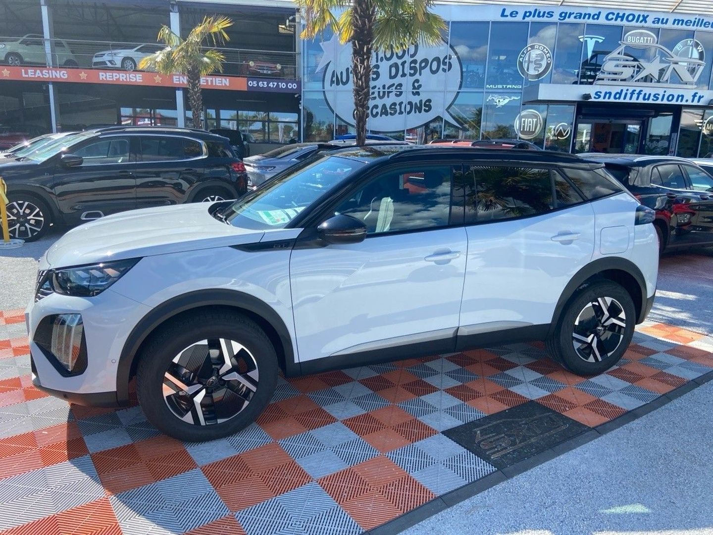 PEUGEOT 2008 - II (2) 1.2 Hybrid 145 GT e-DCS6 GPS Caméra 360° Pack Hiver