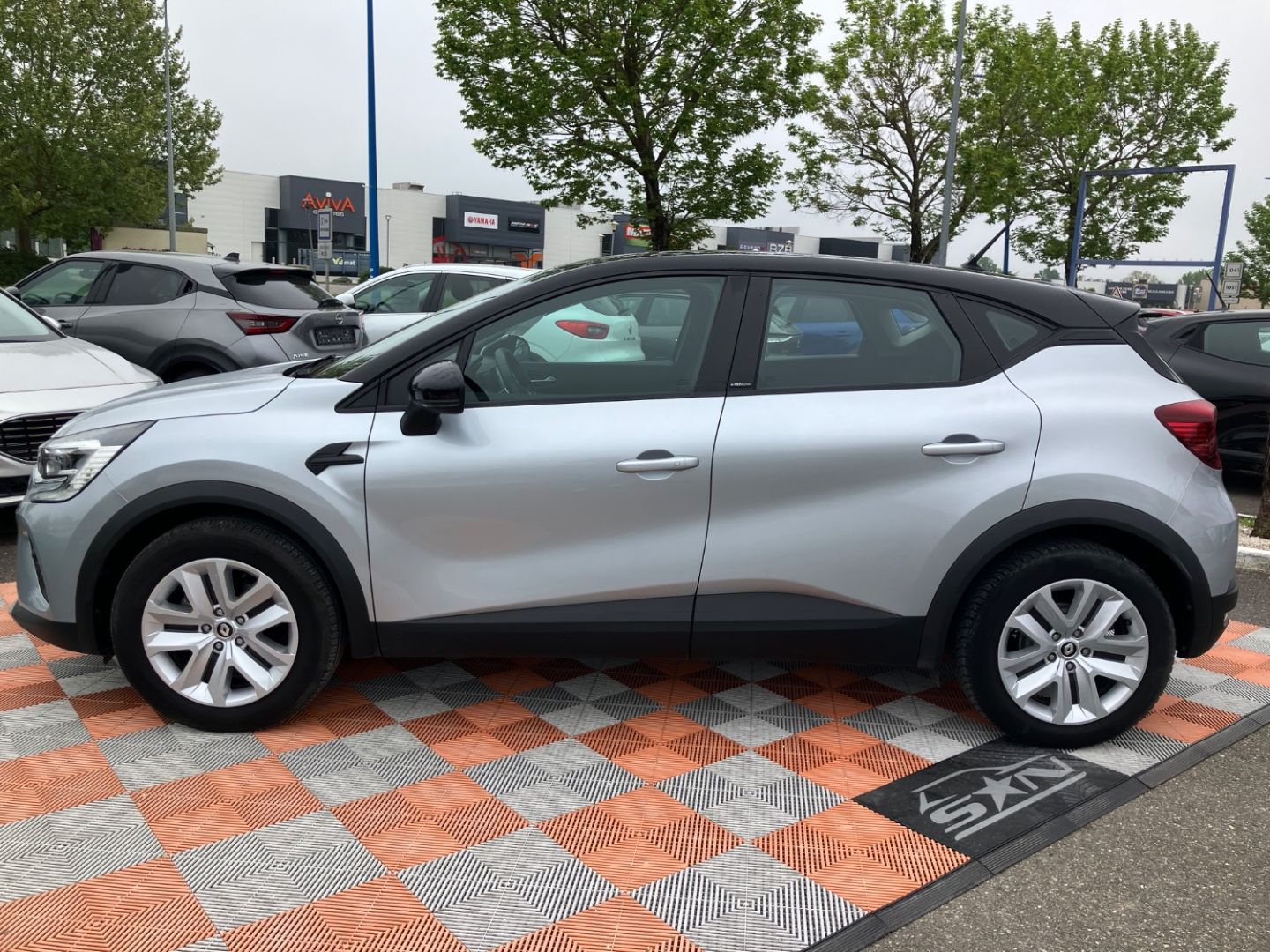 RENAULT CAPTUR - 1.6 E-TECH 145 BUSINESS GPS Caméra Clim Auto
