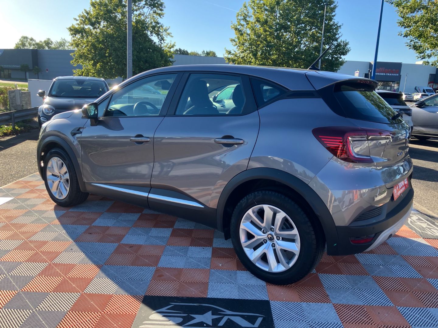 RENAULT CAPTUR - BlueDCi 115 EDC BUSINESS GPS Caméra