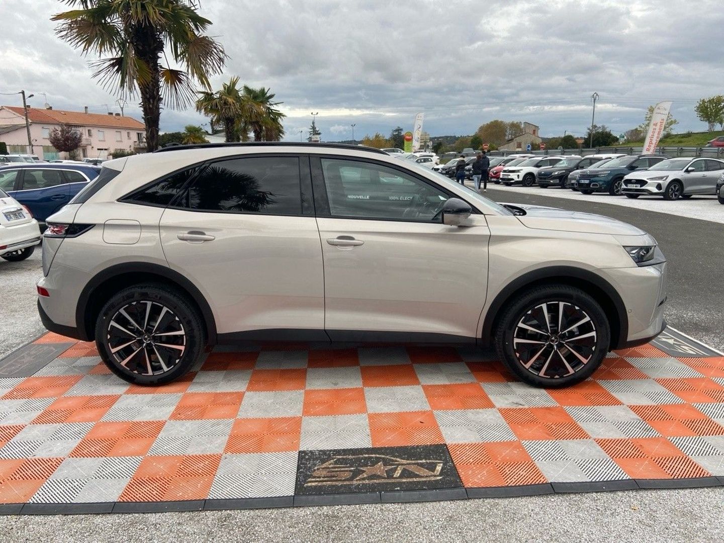 DS DS7 - BlueHDi 130 EAT8 PALLAS Pack Confort Hayon Hifi Focal