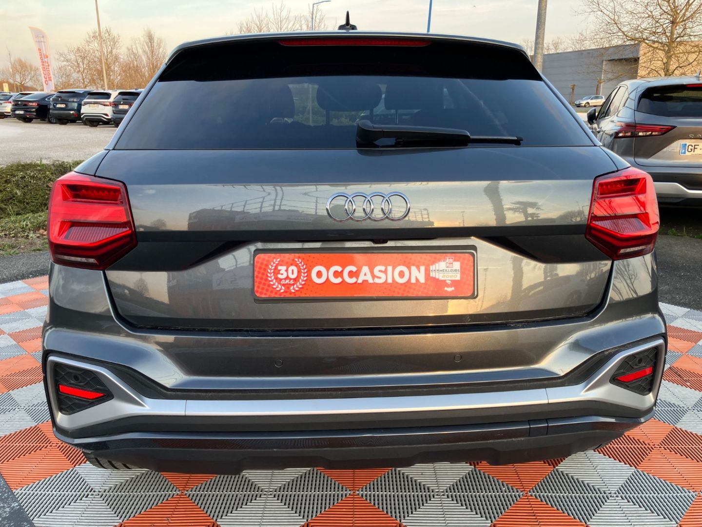 AUDI Q2 - 30 TDI 116 S LINE Ext GPS Caméra Hayon Keyless JA 18"