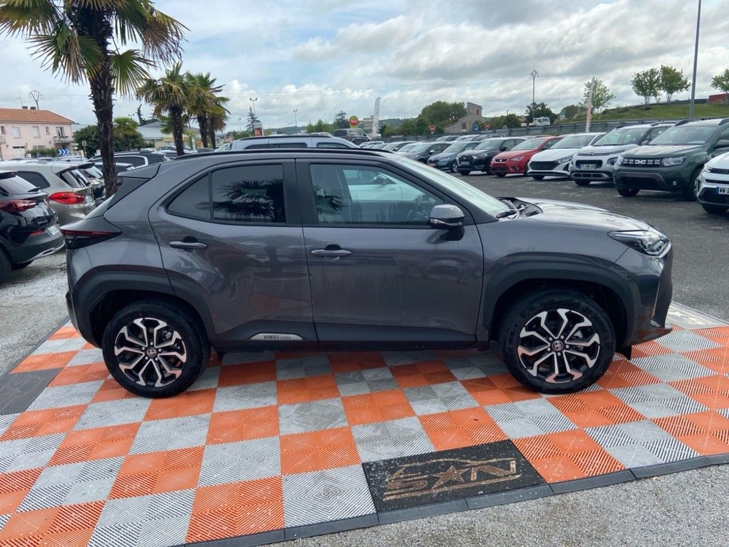 TOYOTA YARIS CROSS - 1.5 HYBRIDE 130 DESIGN PACK HIVER ET SECURITE 2WD