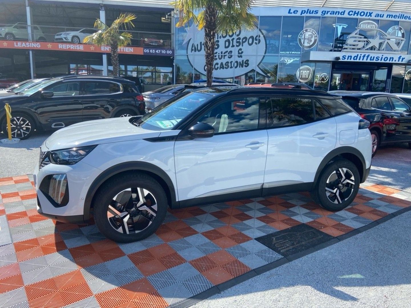 PEUGEOT 2008 - II (2) 1.2 HYBRID 145 GT E-DCS6 GPS CAMÉRA 360° (2025)