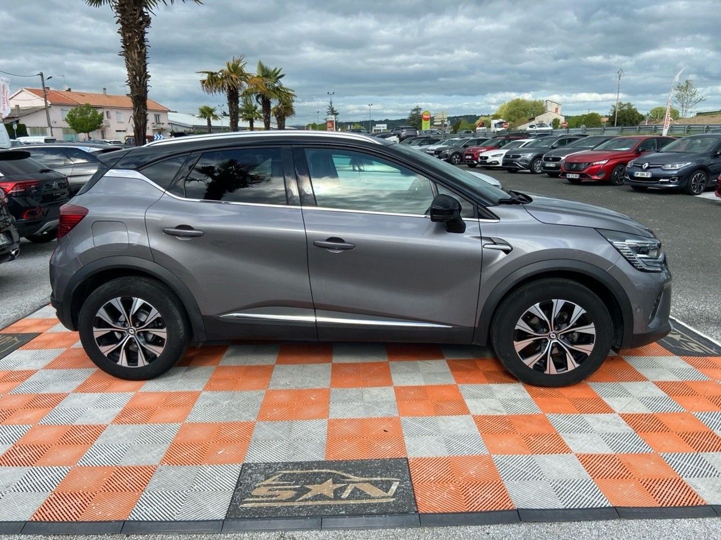 RENAULT CAPTUR - TCe 90 BV6 TECHNO GPS 9.3" Caméra 360° Barres de Toit