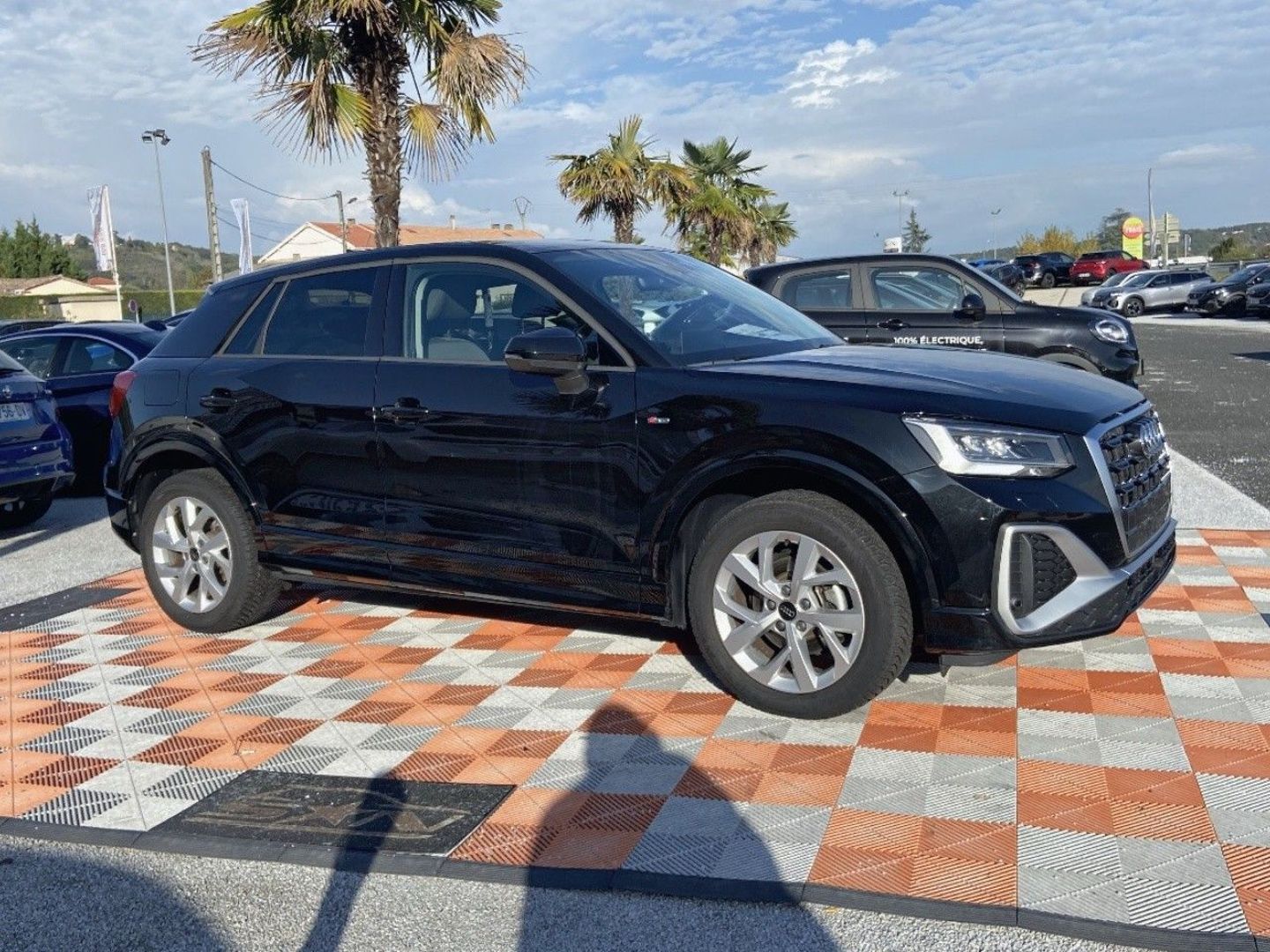 AUDI Q2 - 35 TFSI 150 S-TRONIC S-LINE Ext GPS Caméra Hayon Keyless