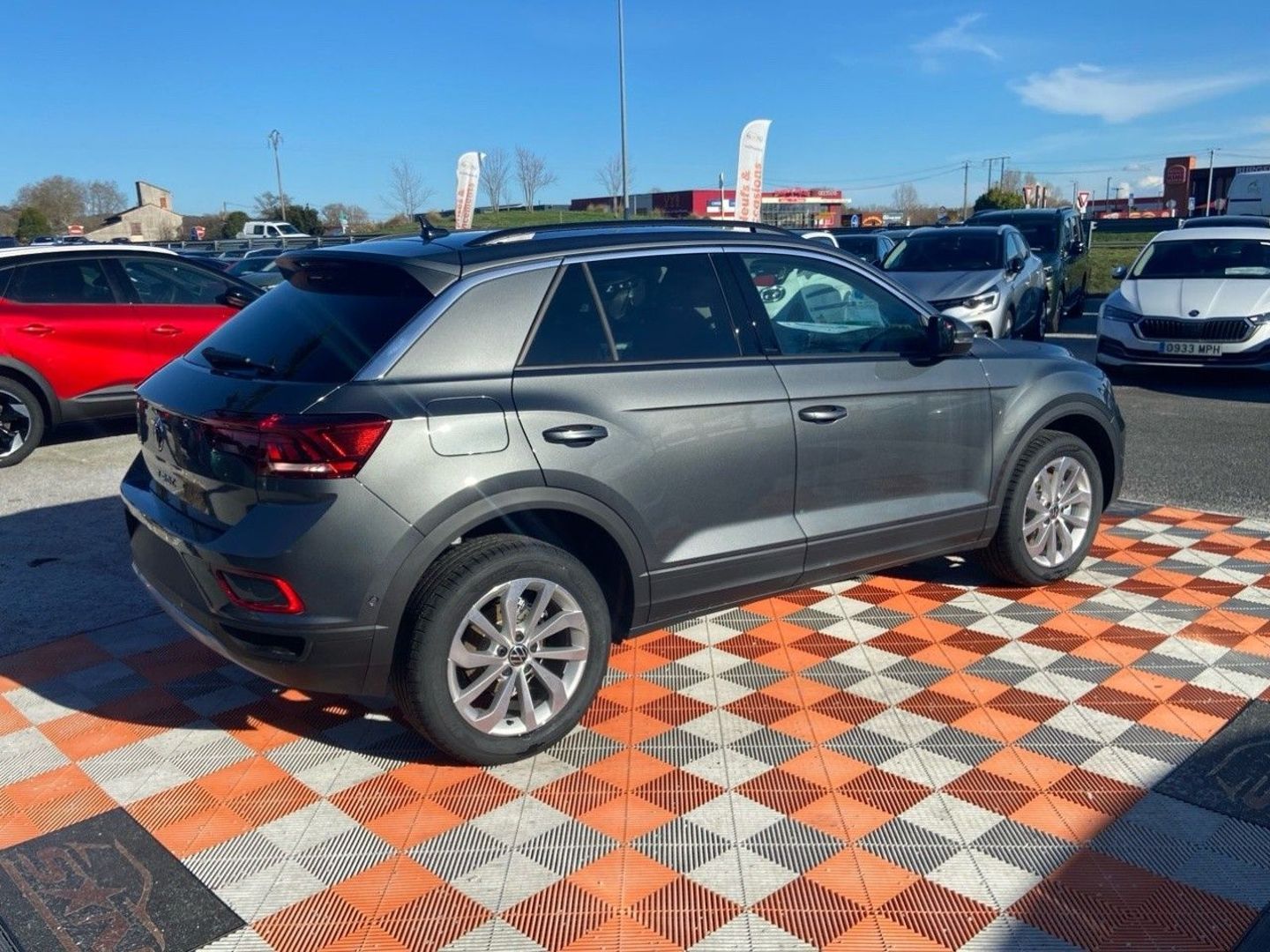 VOLKSWAGEN T-ROC - 2.0 TDI 150 DSG7 VW EDITION Export JA 17" Caméra