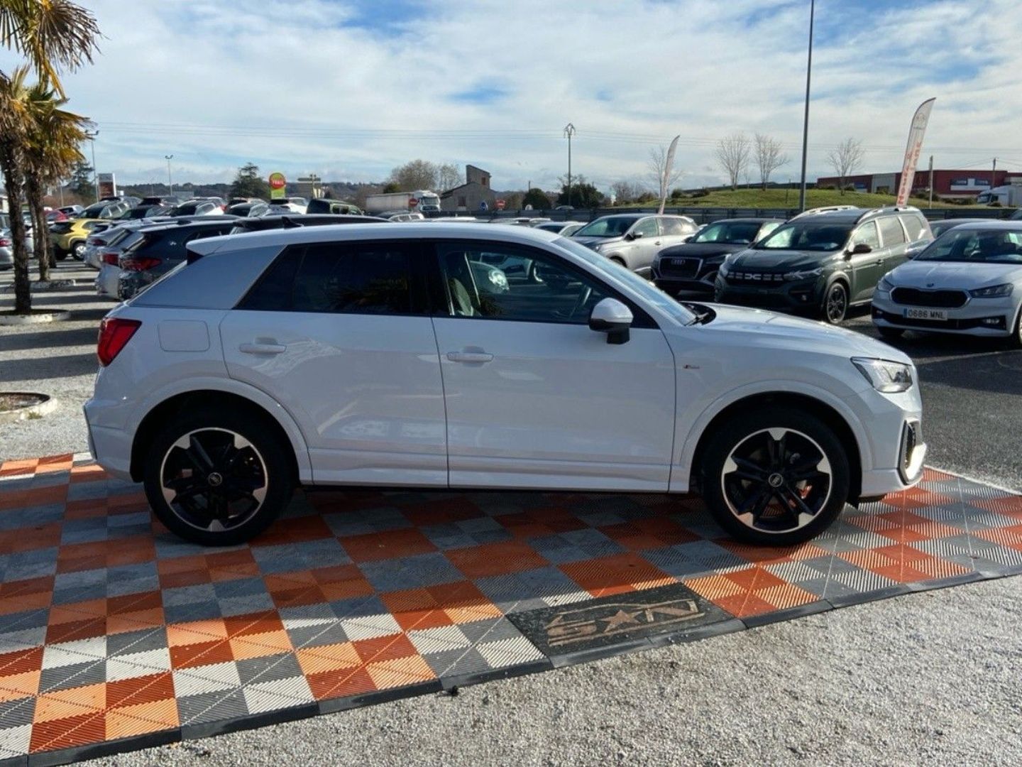 AUDI Q2 - 30 TFSI 110 BV6 S LINE Ext. GPS Caméra JA 18"
