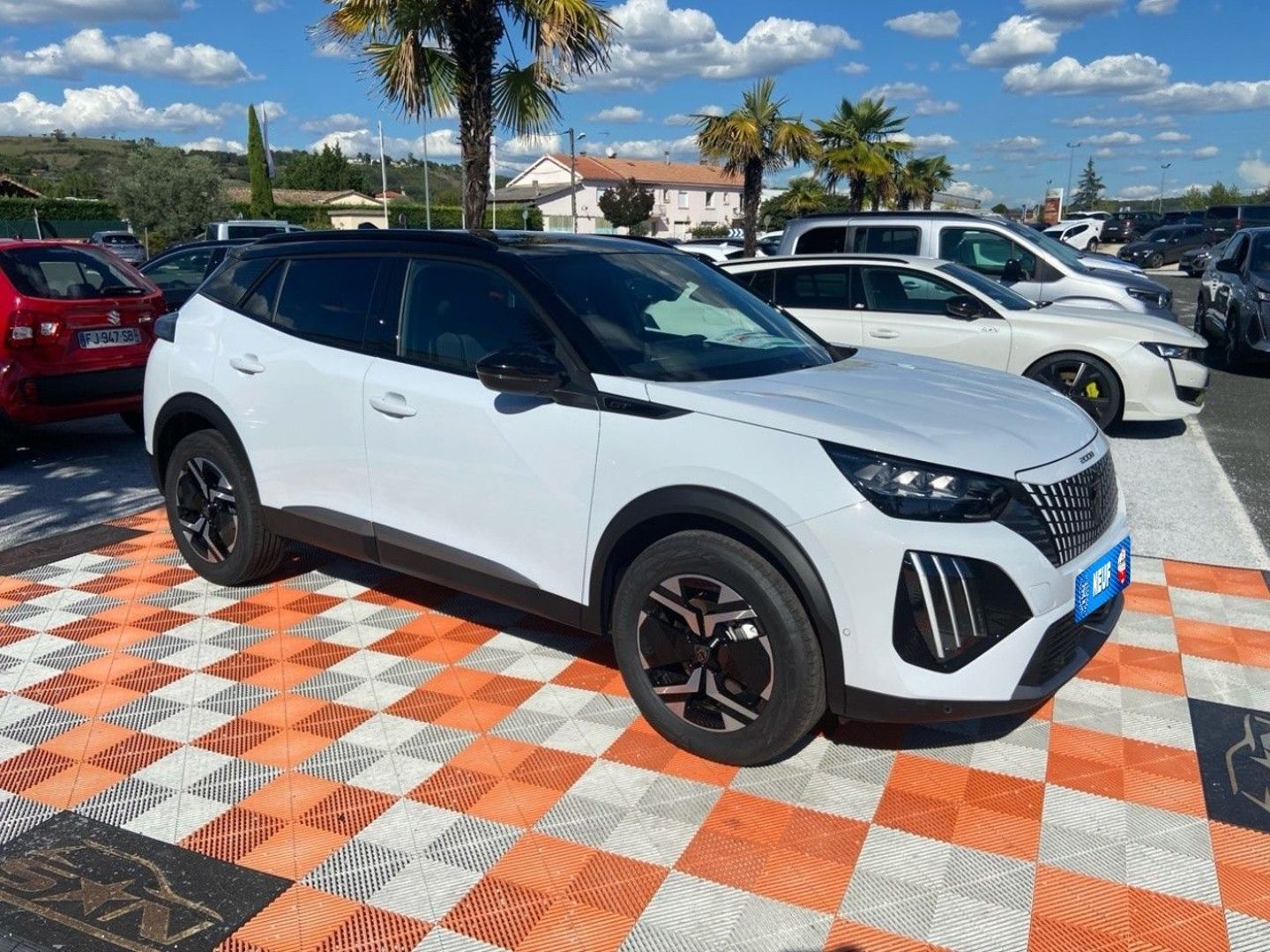 PEUGEOT 2008 - II (2) 1.2 Hybrid 145 GT e-DCS6 GPS Caméra 360° Pack Hiver