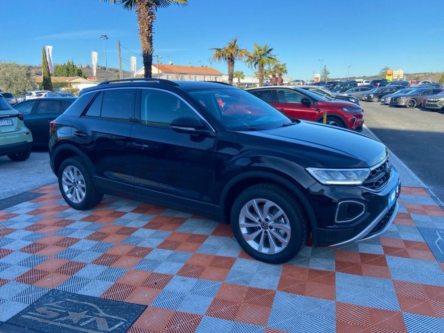 VOLKSWAGEN T-ROC - 2.0 TDI 150 DSG7 VW EDITION Export JA 17" Caméra