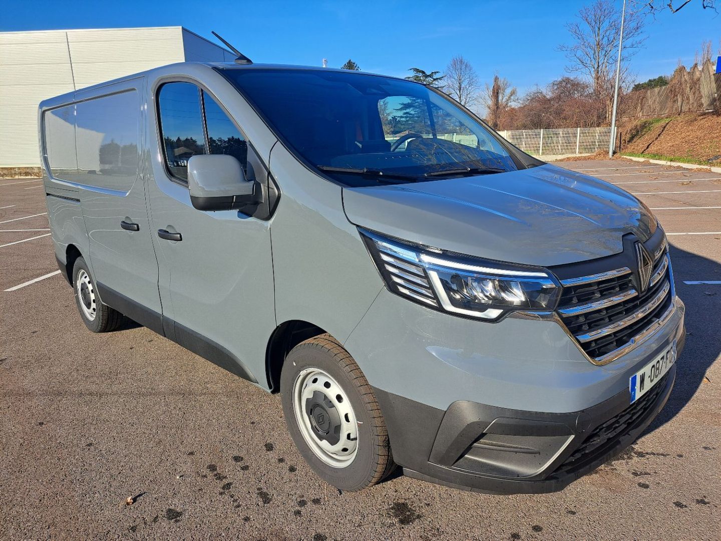 RENAULT TRAFIC FOURGON - L1H1 3T BLUE DCI 150 AUTO BVA9 RED EDITION (2025)