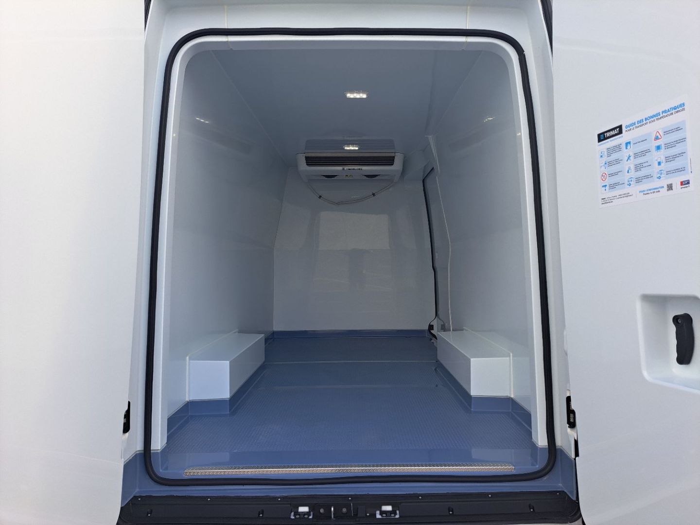 IVECO DAILY FRIGORIFIQUE - 35S18 A8 180CV 3L FOURGON L3H2 8.7M3