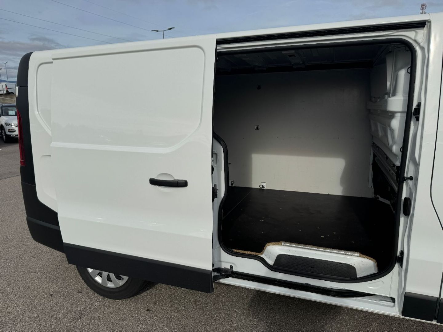 NISSAN PRIMASTAR - L2H1 1200 2.0 DCI 130