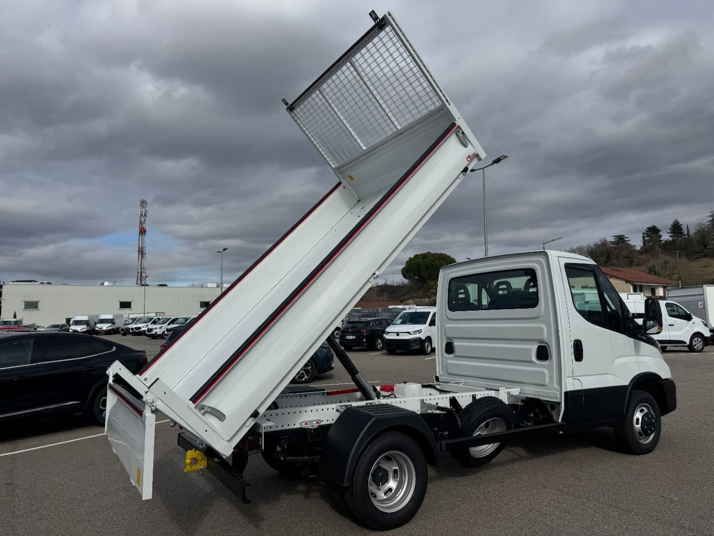 IVECO DAILY BENNE - 35C18 A8 180CV 3L JPM ACIER ATTELAGE