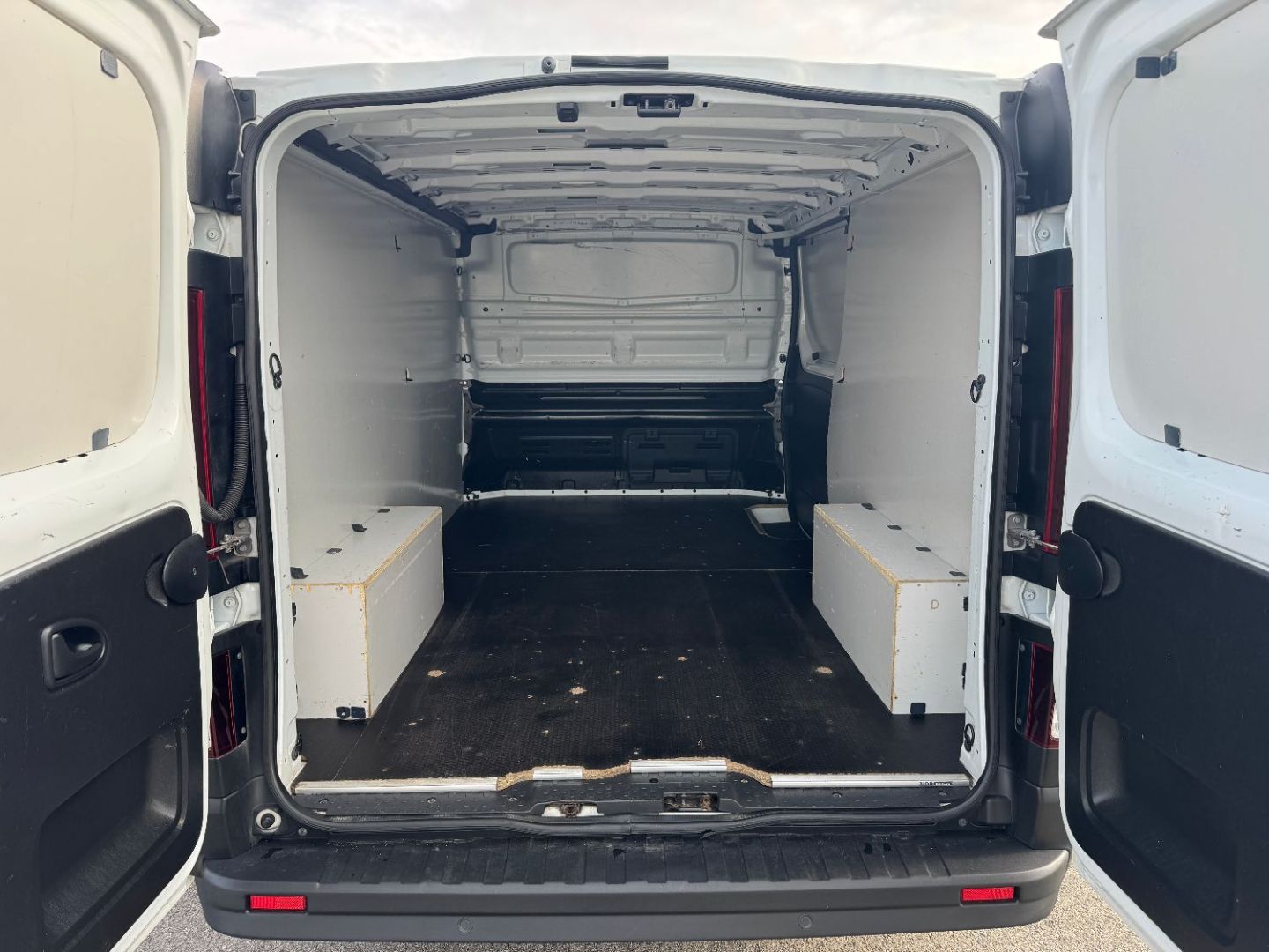 NISSAN PRIMASTAR - L2H1 1200 2.0 DCI 130