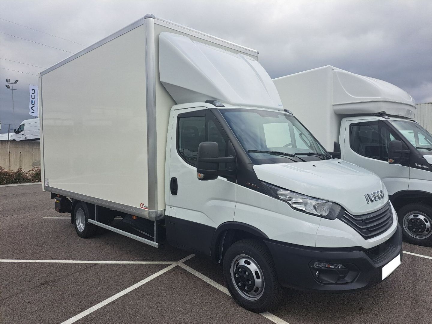 IVECO DAILY - 35C18 CAISSE MIXTE HAYON 60000E HT (2024)