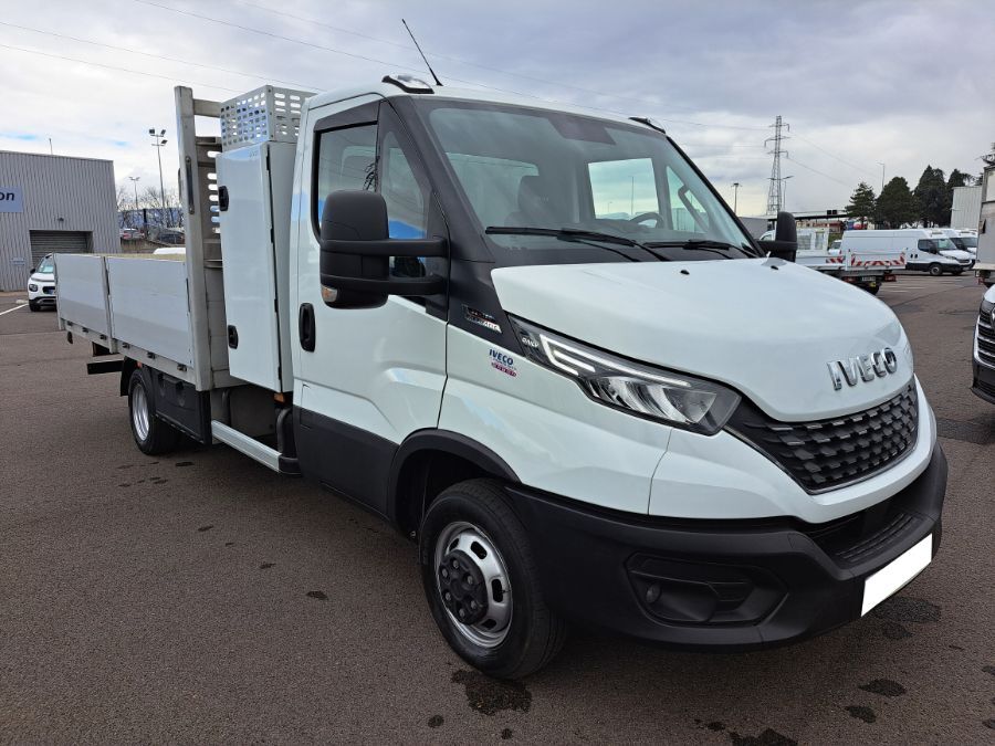 IVECO DAILY CHASSIS CABINE - 35C18A8 PLATEAU FACADIER (2021)