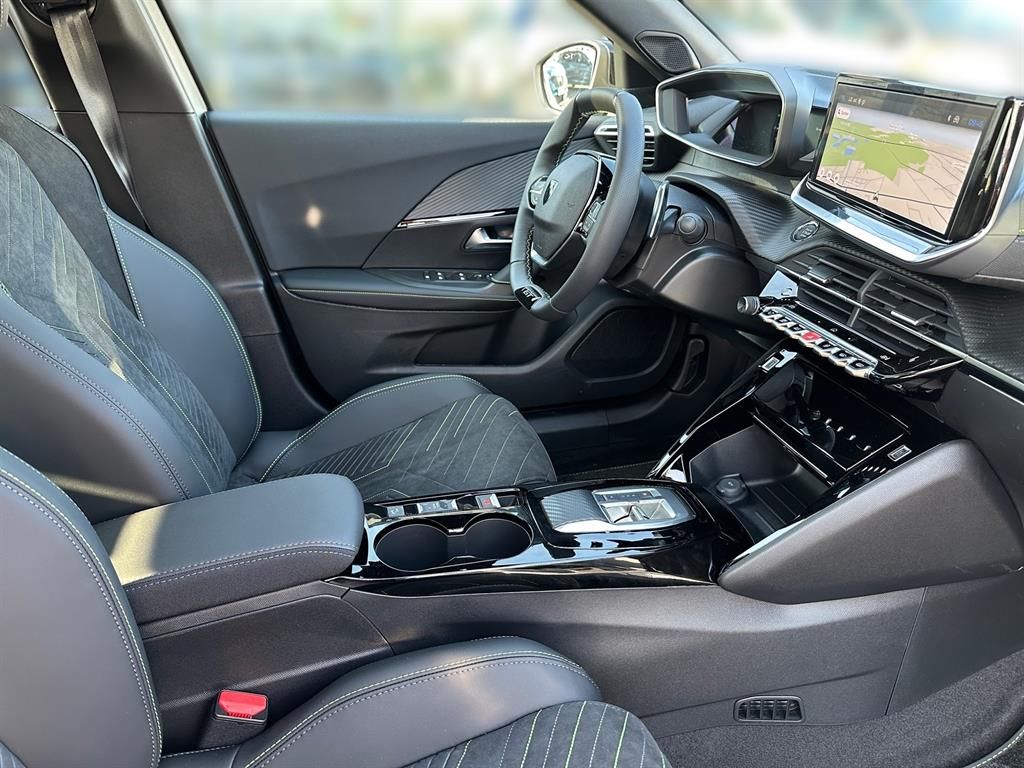 PEUGEOT 2008 - Hybrid 145 e-DCS6 GT