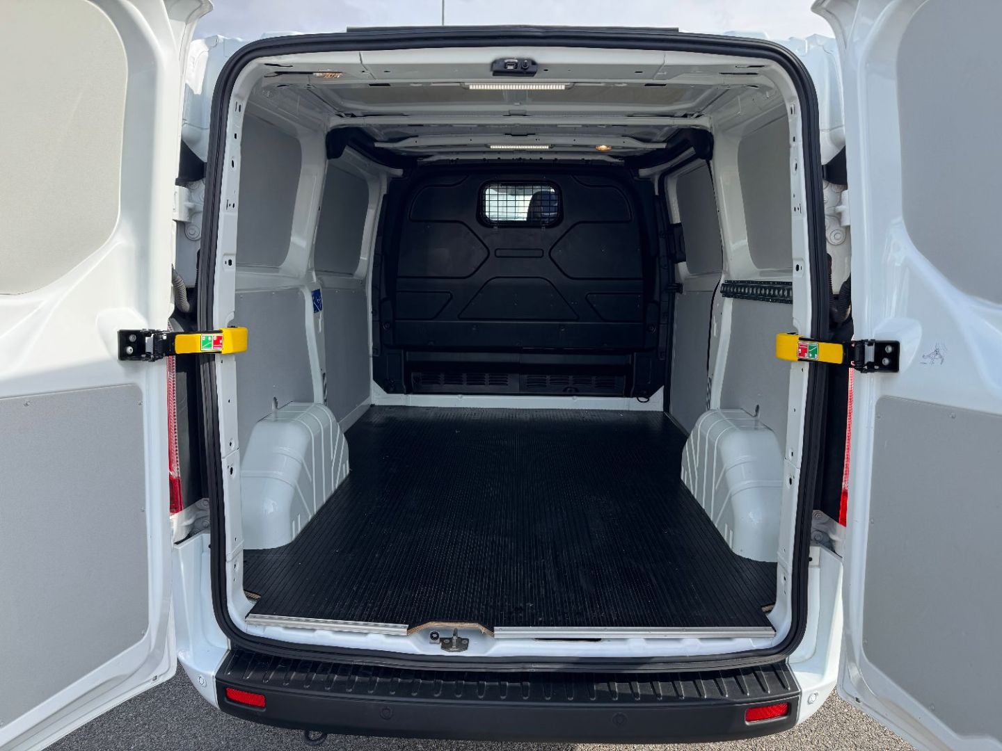 FORD TRANSIT CUSTOM FOURGON - 300 L1H1 2.0 TDCI 130 TREND BVA