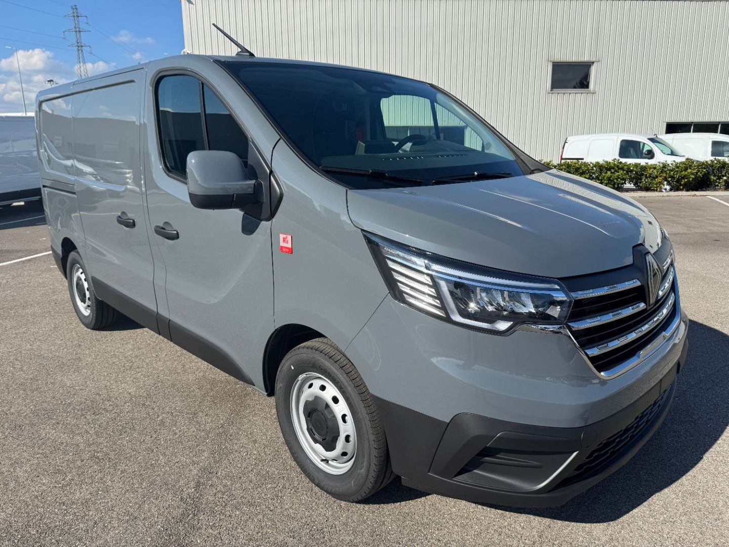 RENAULT TRAFIC FOURGON - L1H1 3T BLUE DCI 150 AUTO BVA9 RED EDITION (2025)