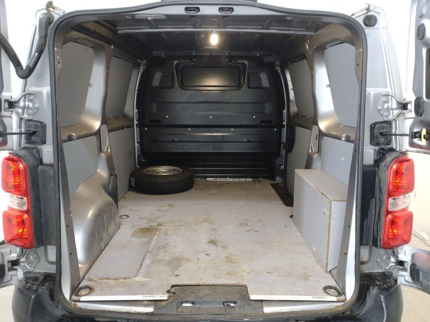 PEUGEOT EXPERT FOURGON - STANDARD 2.0 BLUEHDI 120 PREMIUM