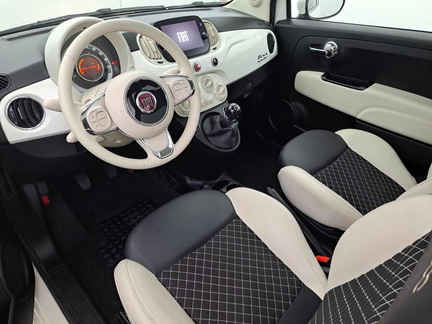 FIAT 500 - 1.0 HYBRIDE 70 DOLCEVITA
