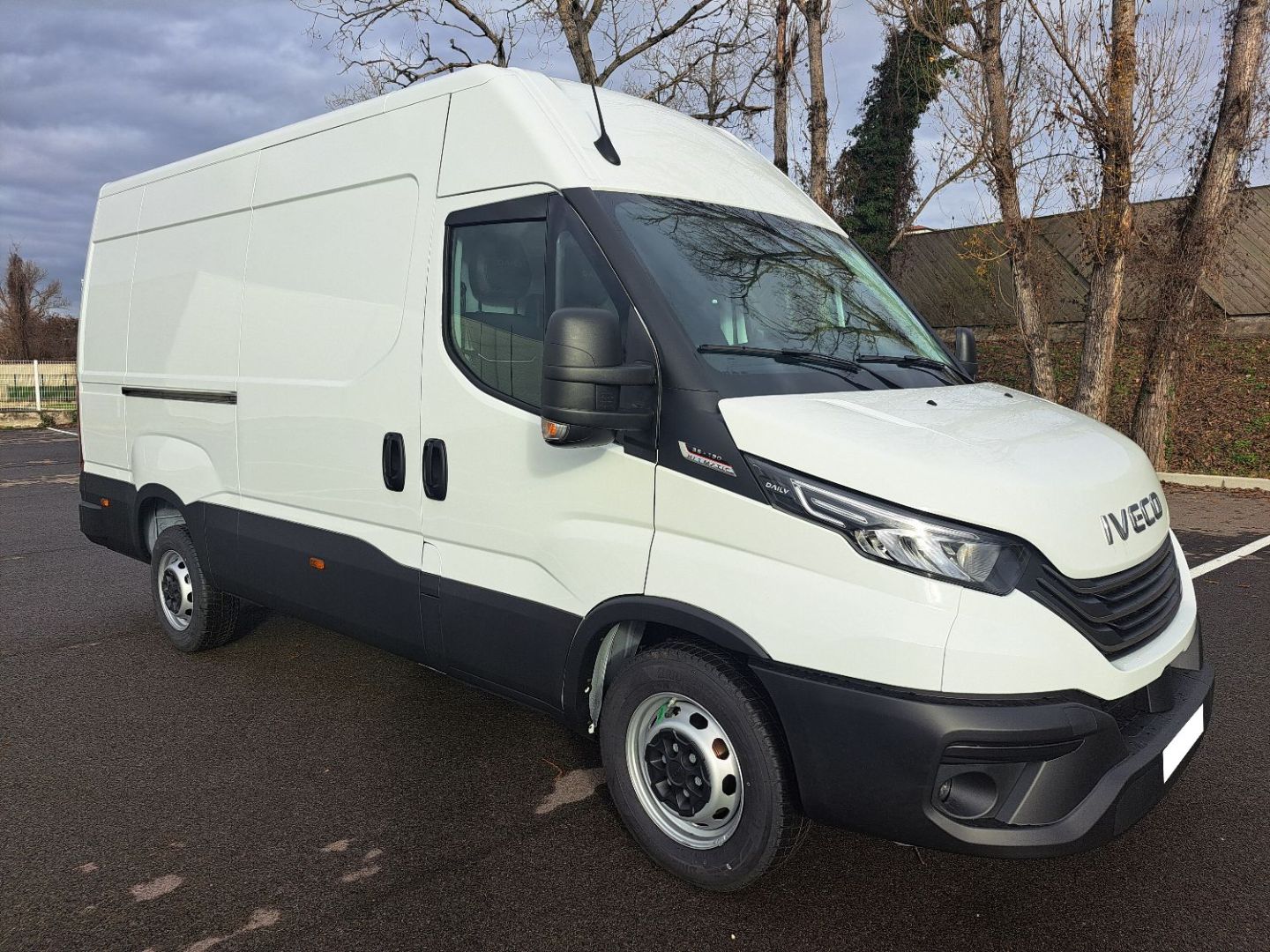 IVECO DAILY FOURGON - 35S18 A8 L3