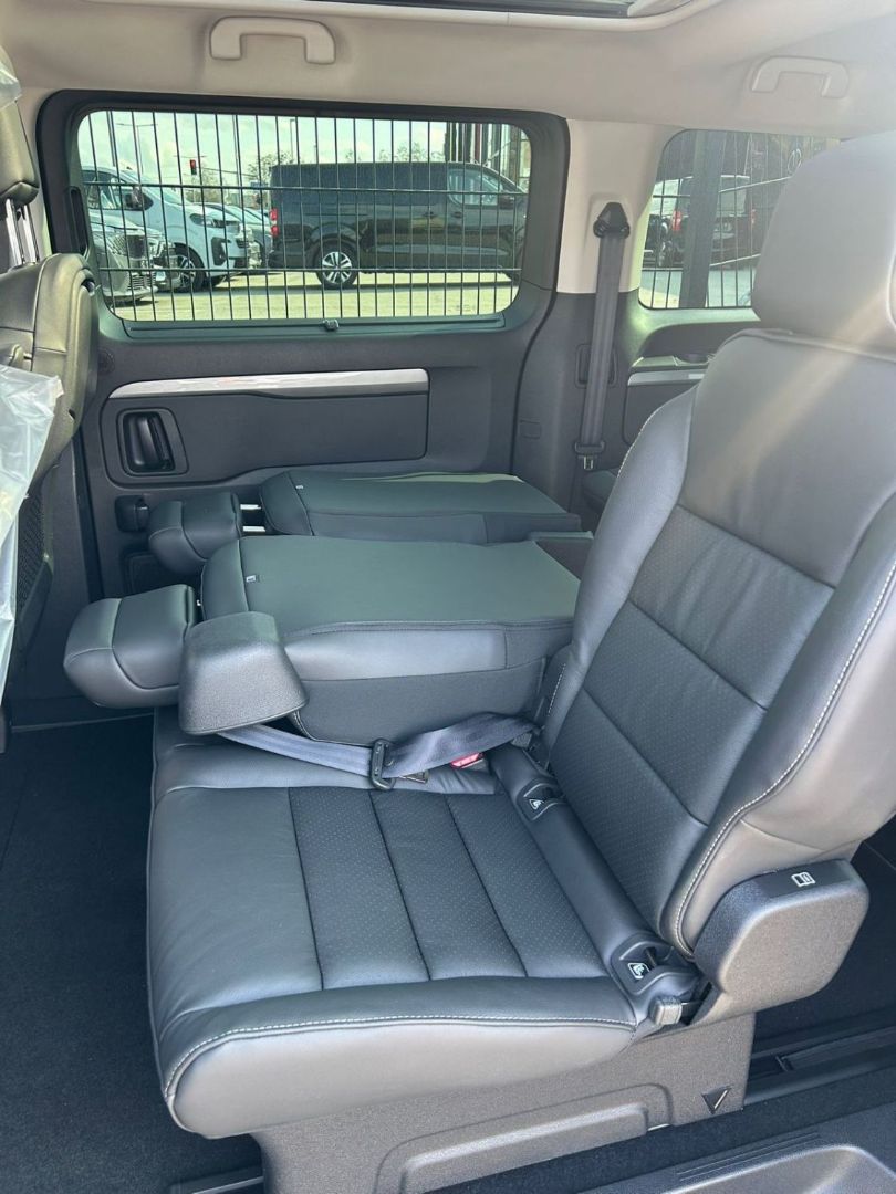 PEUGEOT TRAVELLER - Traveller XL 2.2 Diesel 180ch S&S EAT8 Business Pack