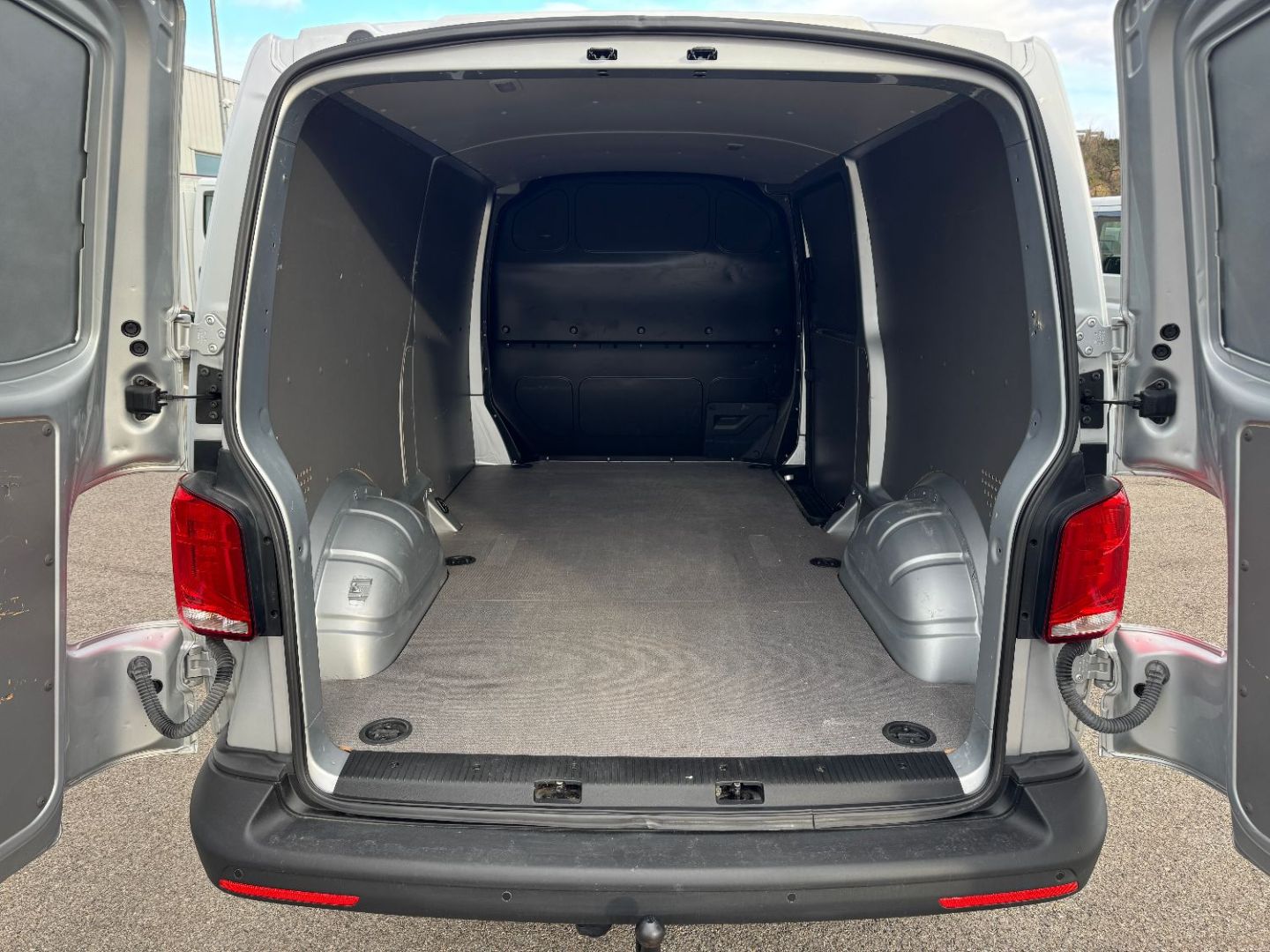 VOLKSWAGEN TRANSPORTER FOURGON - L2H1 2.0 TDI 150