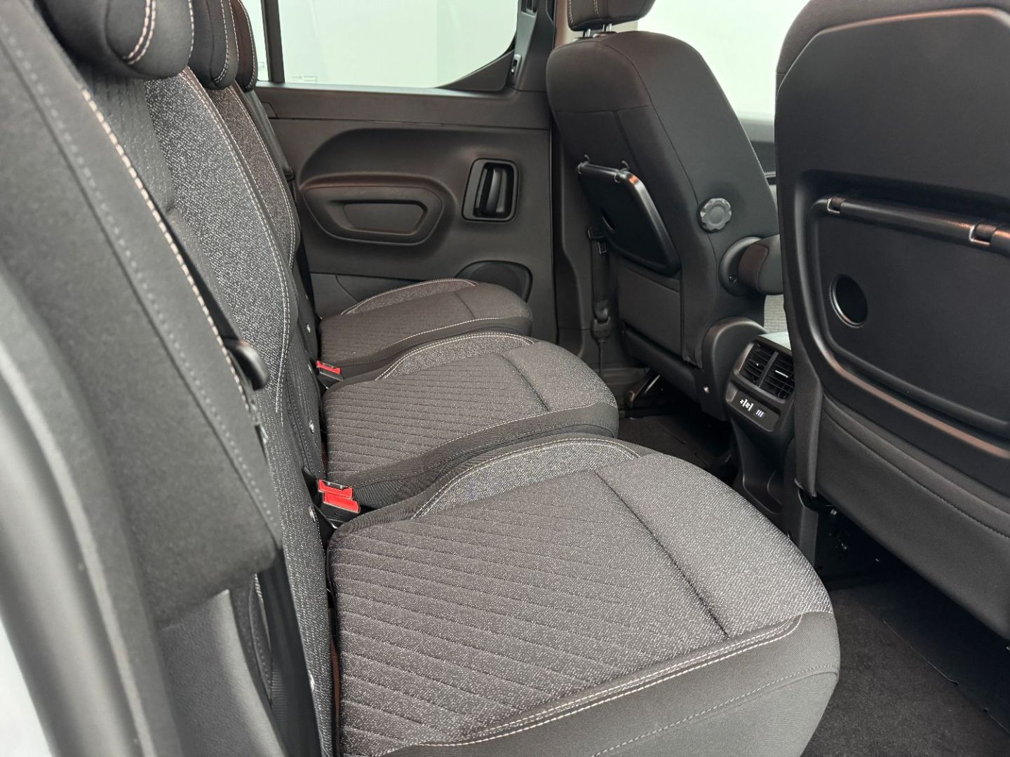 PEUGEOT RIFTER - N1 1.5 BlueHDi 130 Allure EAT8 5PL