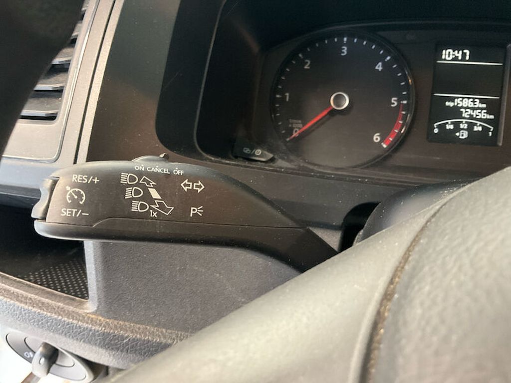 VOLKSWAGEN TRANSPORTER FOURGON - L2H1 2.0 TDI 150 3 PL