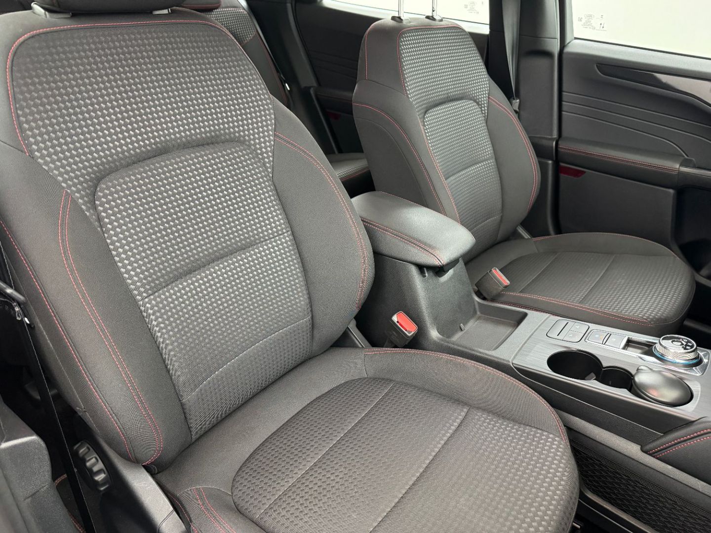 FORD KUGA - 2.5 Duratec 190 FHEV E85 ST-Line POWERSHIFT