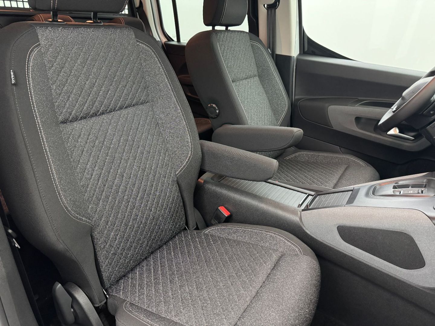 PEUGEOT RIFTER - N1 1.5 BlueHDi 130 Allure EAT8 5PL