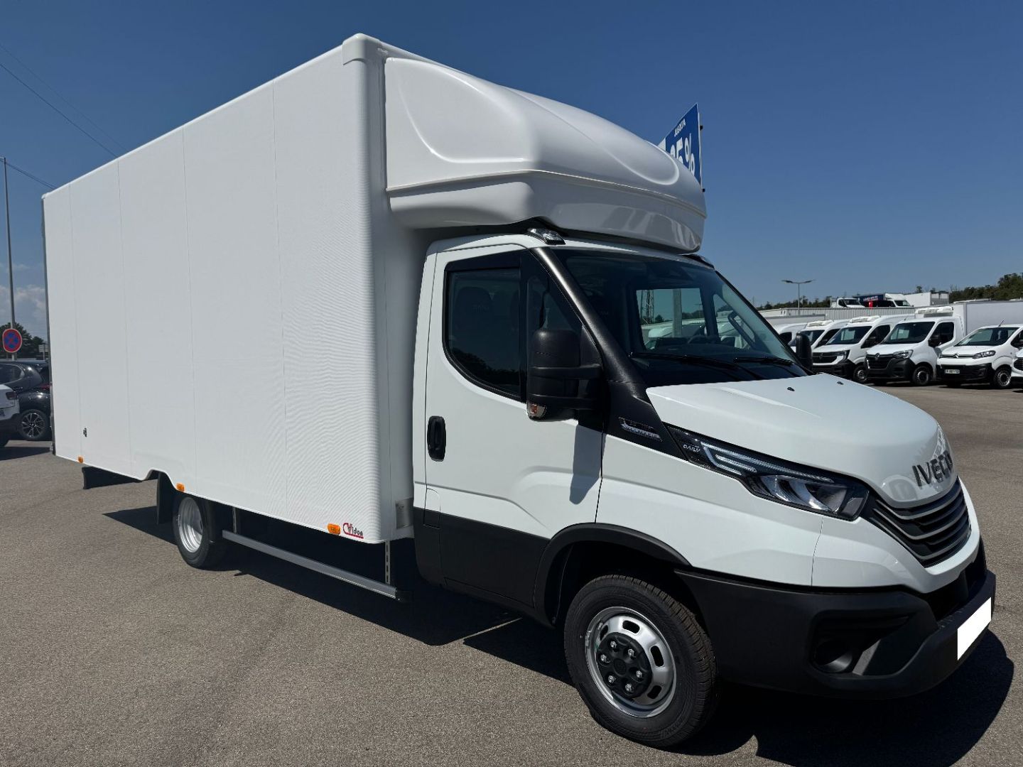 IVECO DAILY CAISSE - 35C18 A8 CAISSE 30M3 180CV 3L