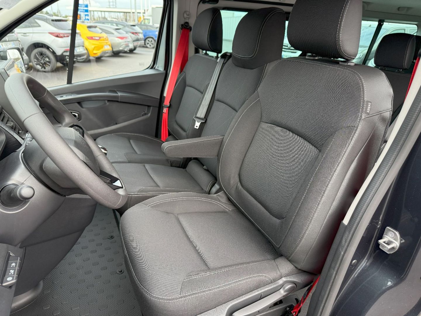 RENAULT TRAFIC COMBI - L2 Blue dCi 150 RED EDITION 9PL