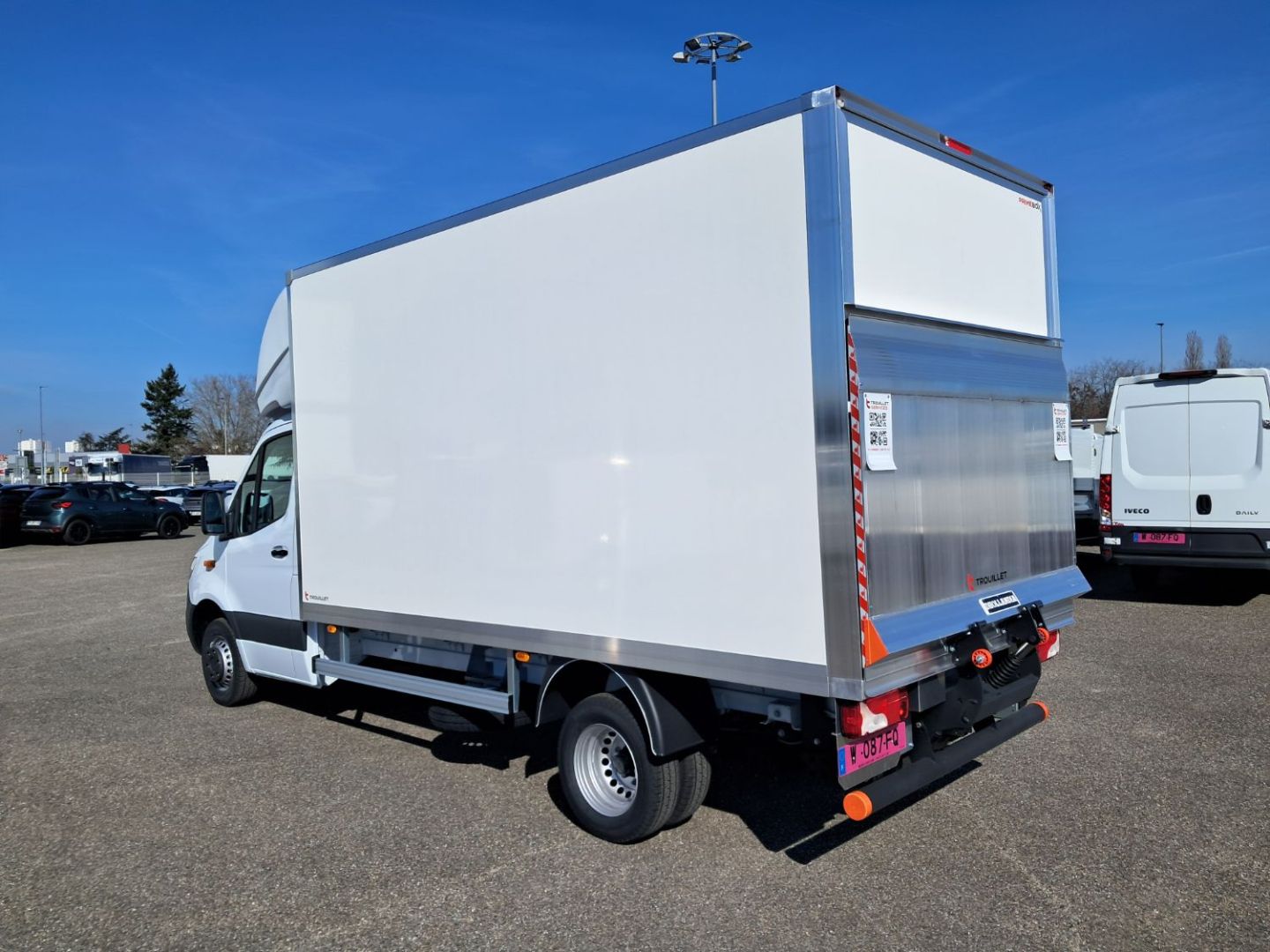 MERCEDES-BENZ SPRINTER CAISSE - 515 2L 150CV HAYON 20M3