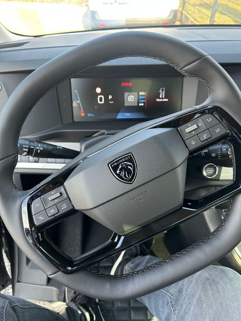 PEUGEOT TRAVELLER - Traveller XL 2.2 Diesel 180ch S&S EAT8 Business Pack